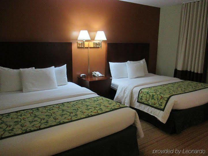 Red Carpet Inn And Suites Plymouth Exteriör bild